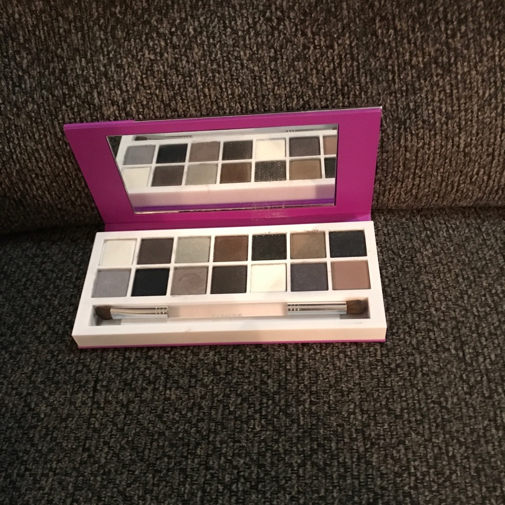 Clinique eyeshadow palette